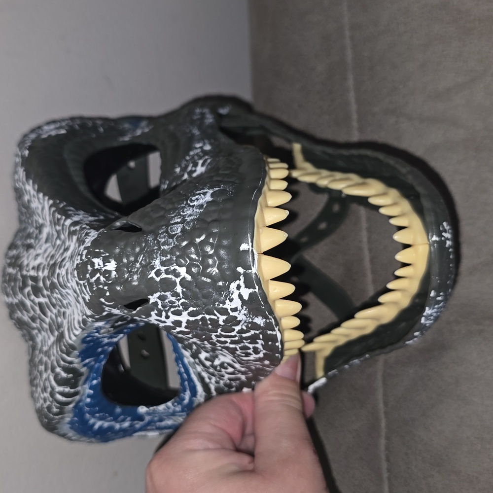 Jurassic World Dominion Velociraptor Mask Movable